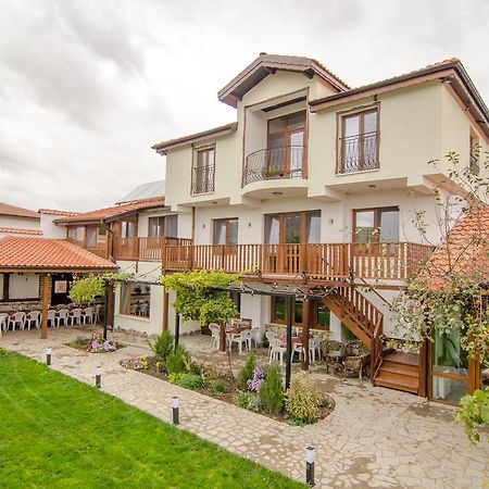 Guest House Villa Elma Nevsha Екстер'єр фото