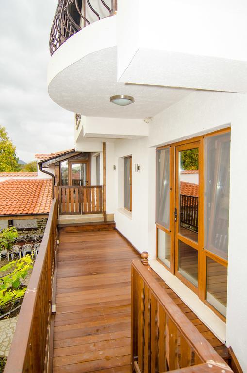 Guest House Villa Elma Nevsha Екстер'єр фото